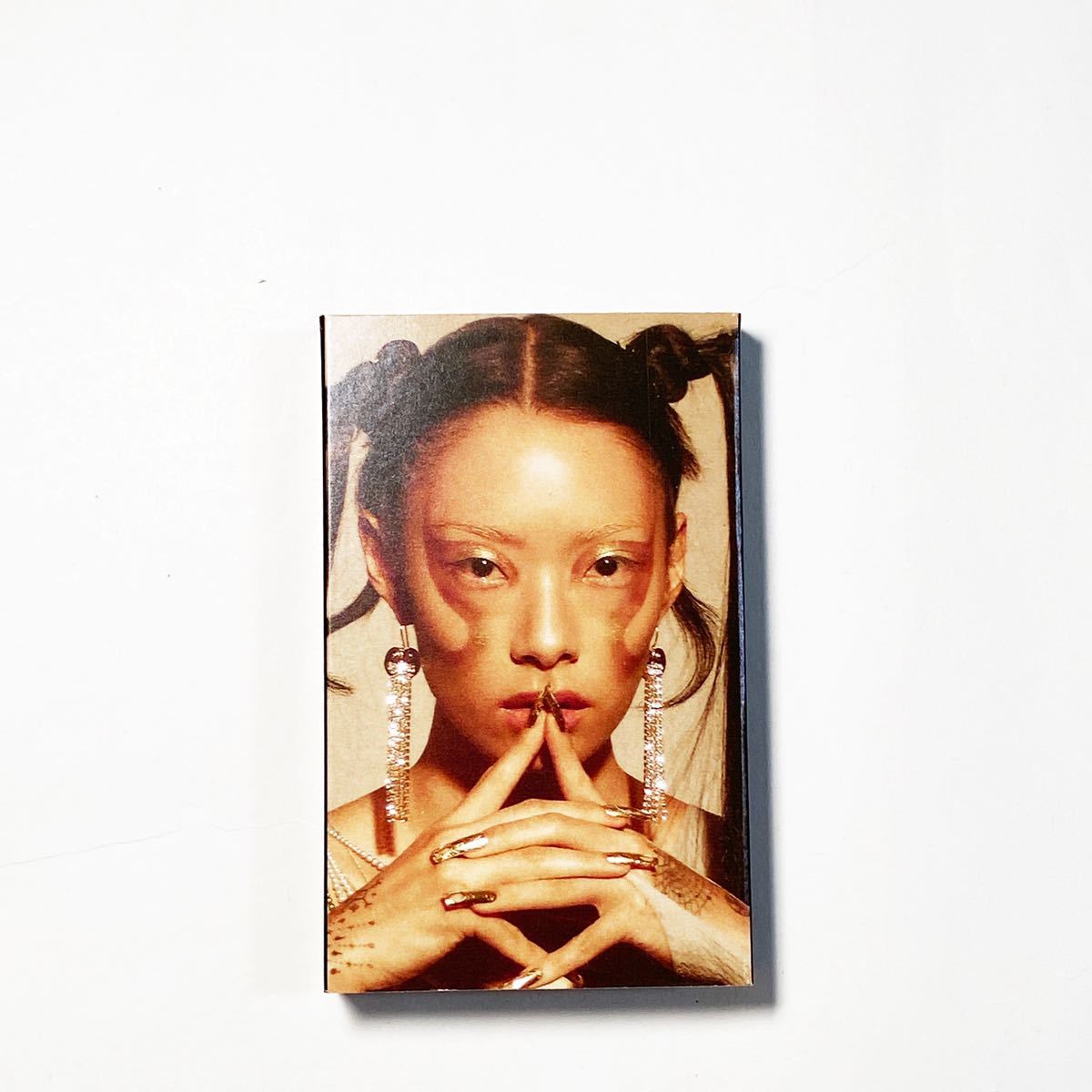  ゴールド限定盤カセット Rina Sawayama Rina Sawayama Gold Cassette アナログ ◯ リナ サワヤマ Hold The Girl Lady Gaga(ロック、ポップス一般)｜売買されたオークション情報、yahooの商品情報をアーカイブ公 ロック、ポップス一般
