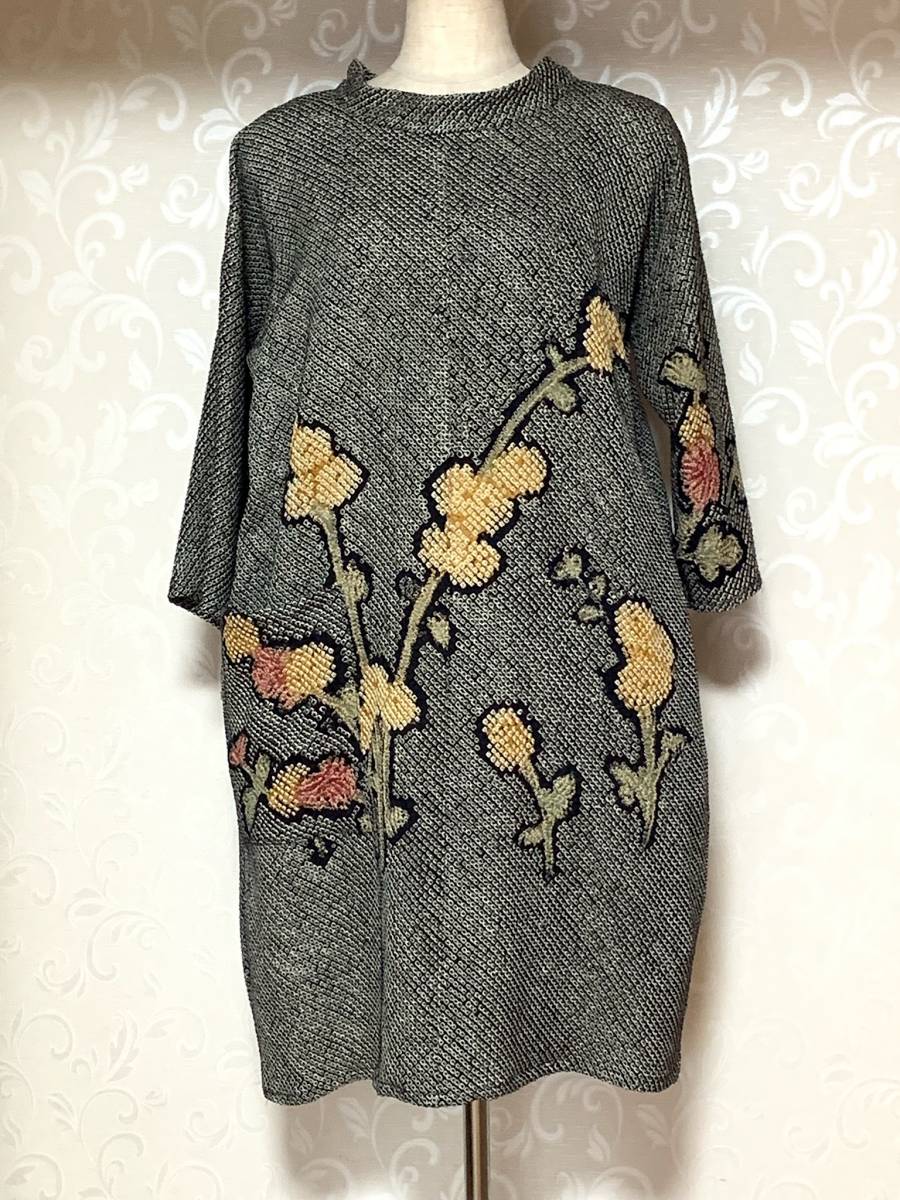 着物リメイク、正絹絞りのチュニック、黒に花柄 着物 着物リメイク 