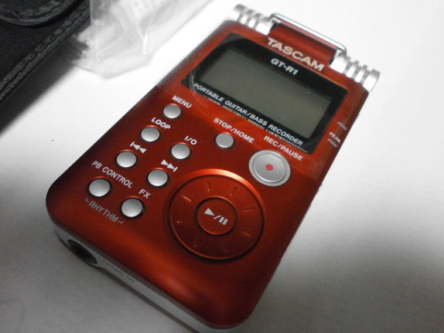 TASCAM ポータブル ギター／ベースレコーダー GT-R1 　新品