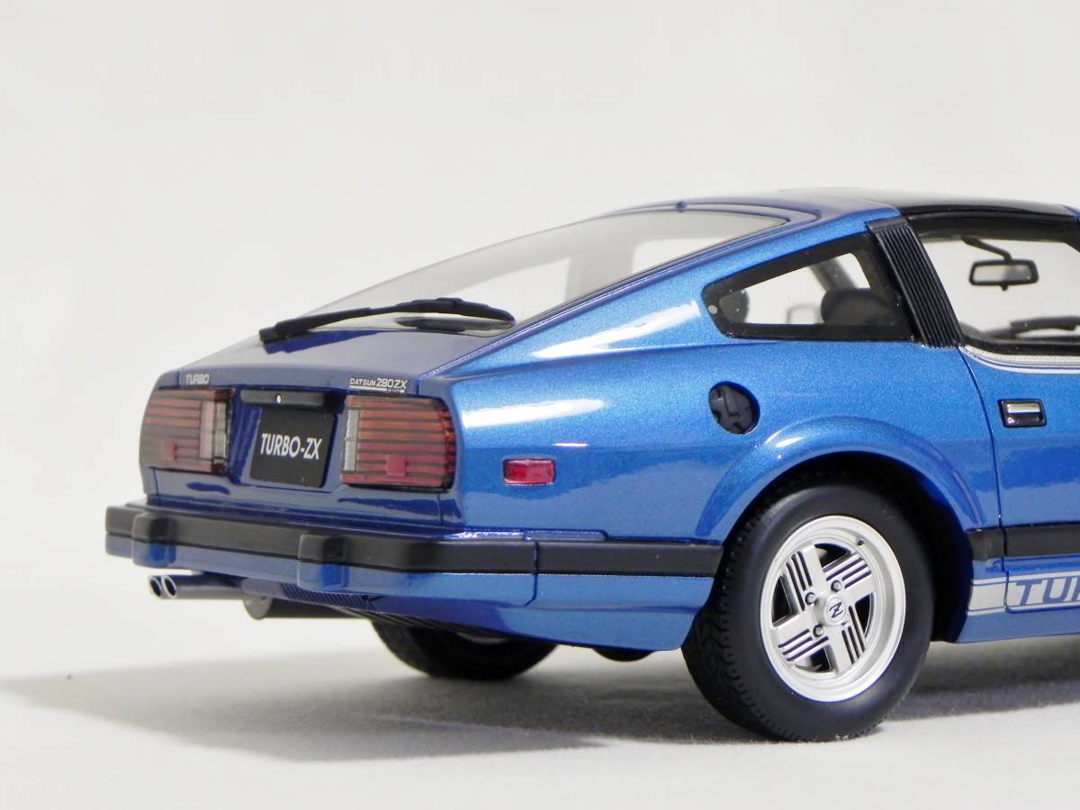 OttO 1/18 ダットサン フェアレディ 280ZX ターボ ブルー/シルバー LHD OttO 1/18 ダットサン フェアレディ 280ZX ターボ ブルー/シルバー LHD