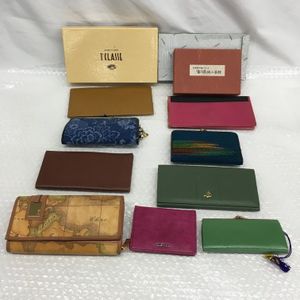 Diesel パスケースの値段と価格推移は 12件の売買情報を集計したdiesel パスケースの価格や価値の推移データを公開