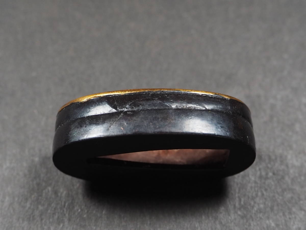 壱円～開始】認定書付【日本刀刀装具】『鉄地肉彫地透 枝菊透鐔 無銘