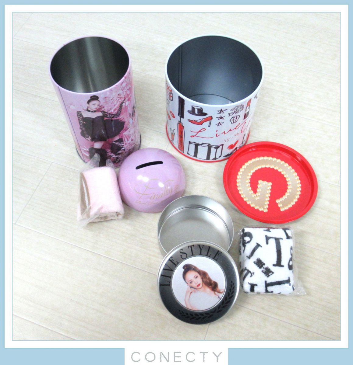 まとめ】安室奈美恵 グッズセット/Tシャツ タオル コップのフチ バッジ