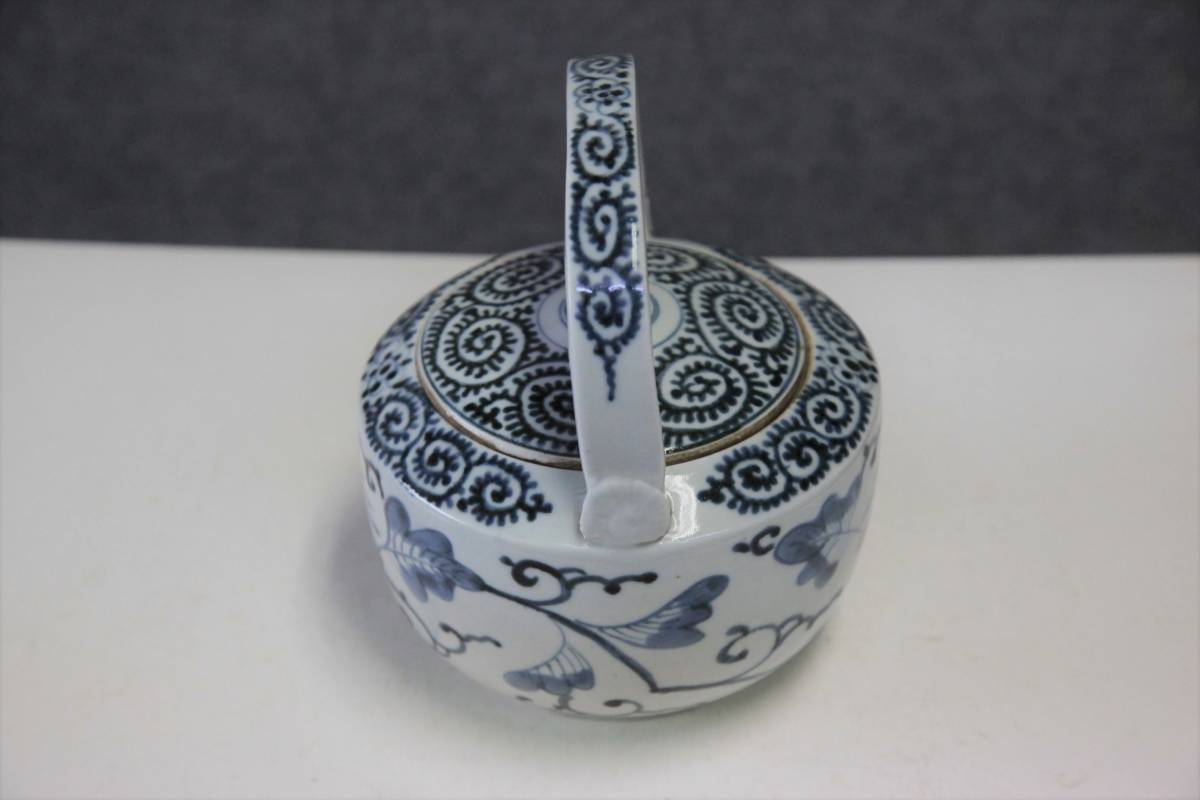 蛸唐草模様 水差し | 急須、水差し 青磁蛸唐草 水指 伊万里焼 伊万里焼