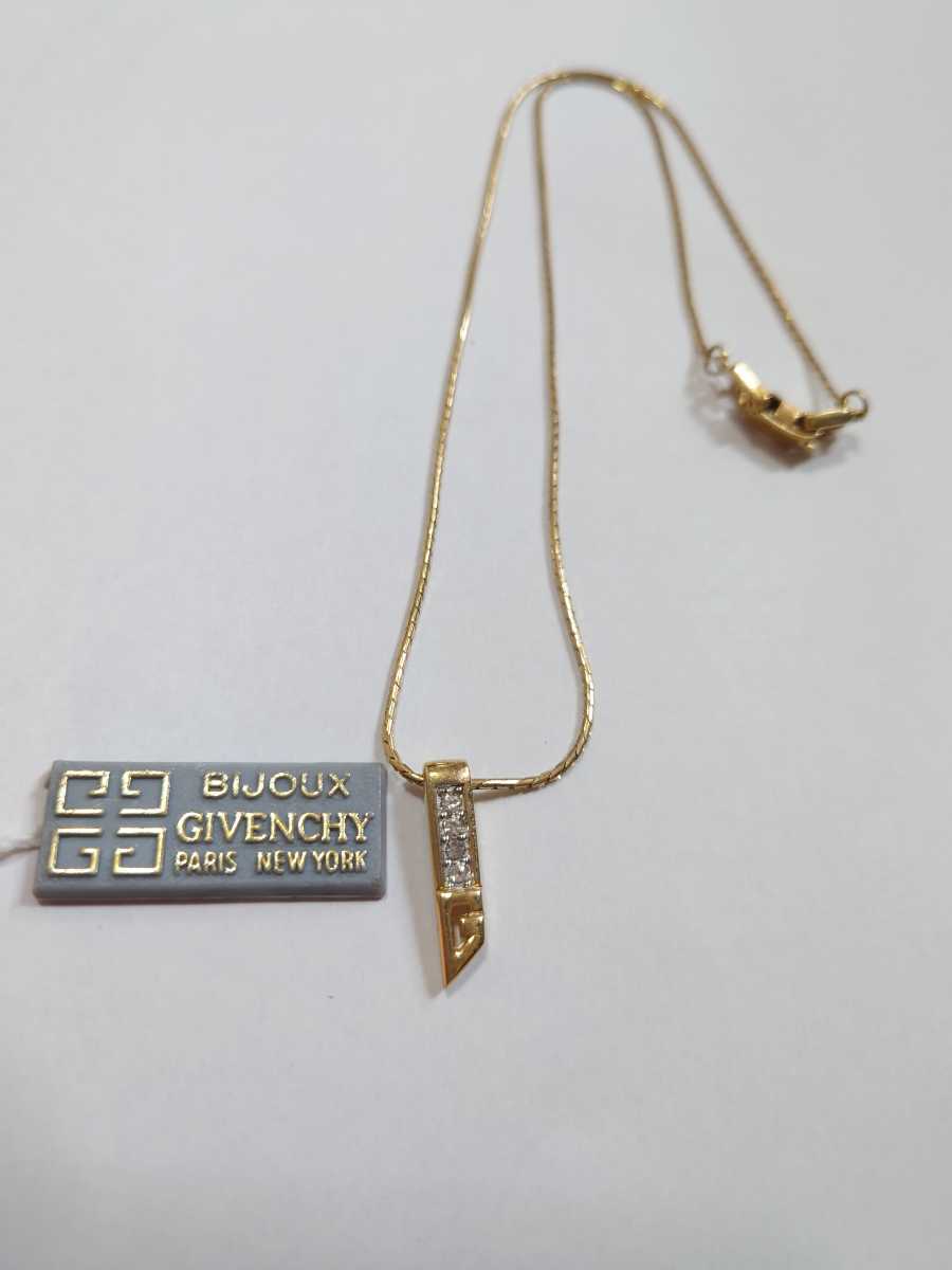 ジバンシー GIVENCHY ネックレス GIVENCHY ロゴ ネックレス ジバンシー 美品 GIVENCHY ジバンシー ゴールド ネックレス  Gモチーフ ヴィンテージ ジュエリー Gロゴ ネックレス ゴールド ヴィンテージ|ジバンシー GIVENCHY - 【公式】Rilish SELECT  VINTAGE｜ハイブランド ... 美品✨ GIVENCHY ジバンシー ネックレス ゴールド ロゴ