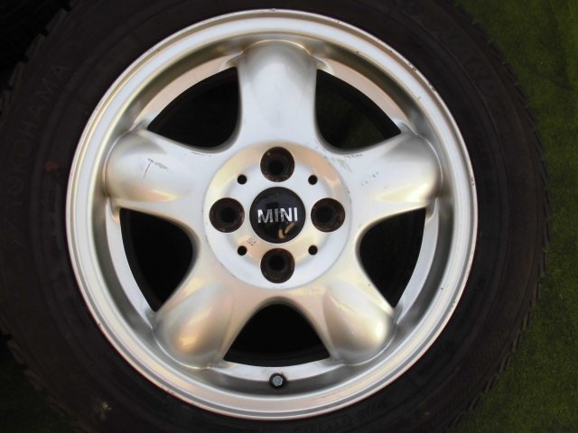 バリ山 BMW MINI ミニ 純正 ホイールスタッドレス 4本SET 4H-100 15インチ 175/65R15 ヨコハマ 検索用 R50 ...