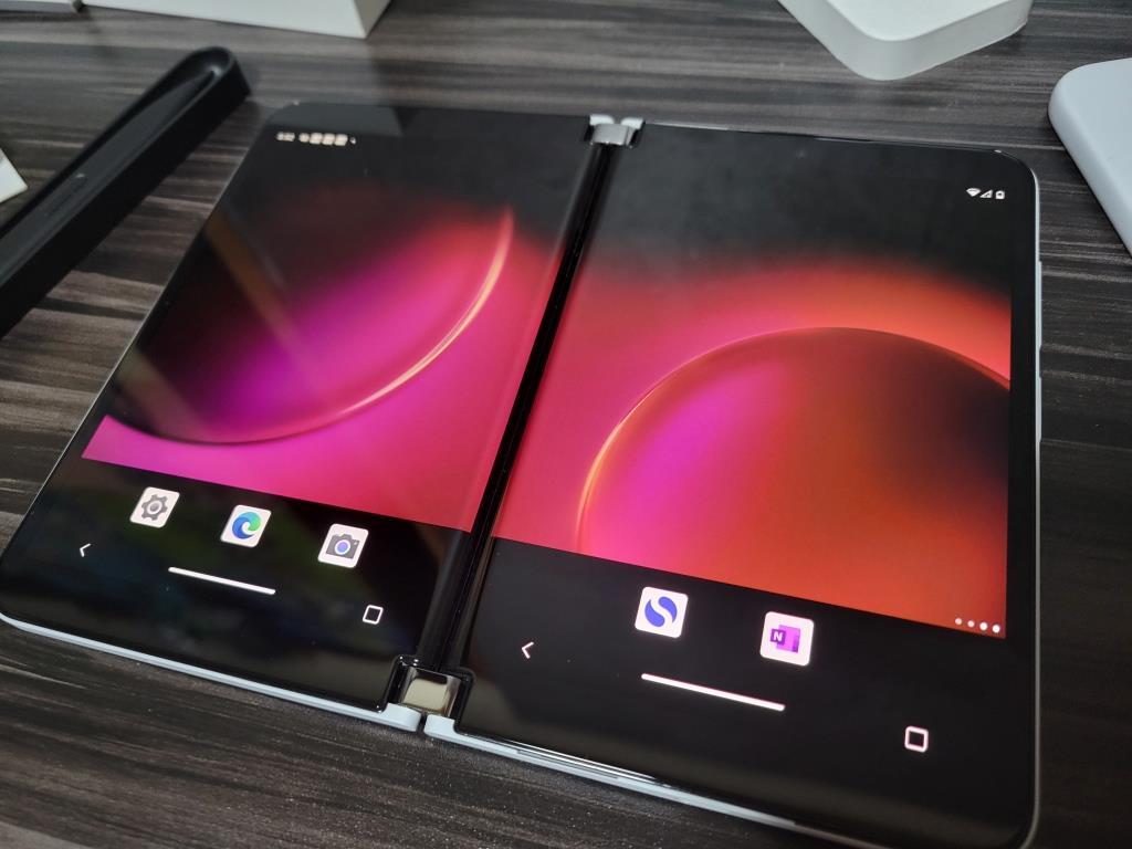 新品同様 Surface Duo 2 8GB 256GBモデル 純正 スリムペン2とペン 