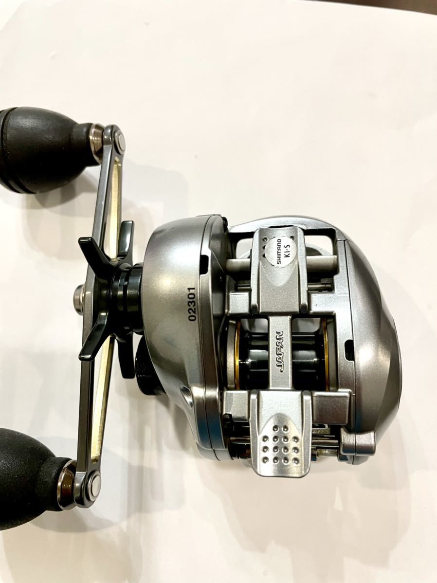 【美品】シマノ　アルデバランMG7 7.0:1 右ハンドル　夢屋スプール交換済み シマノ SHIMANO アルデバラン ALDEBARAN Mg7 ギヤ比7.0:1 右ハンドル