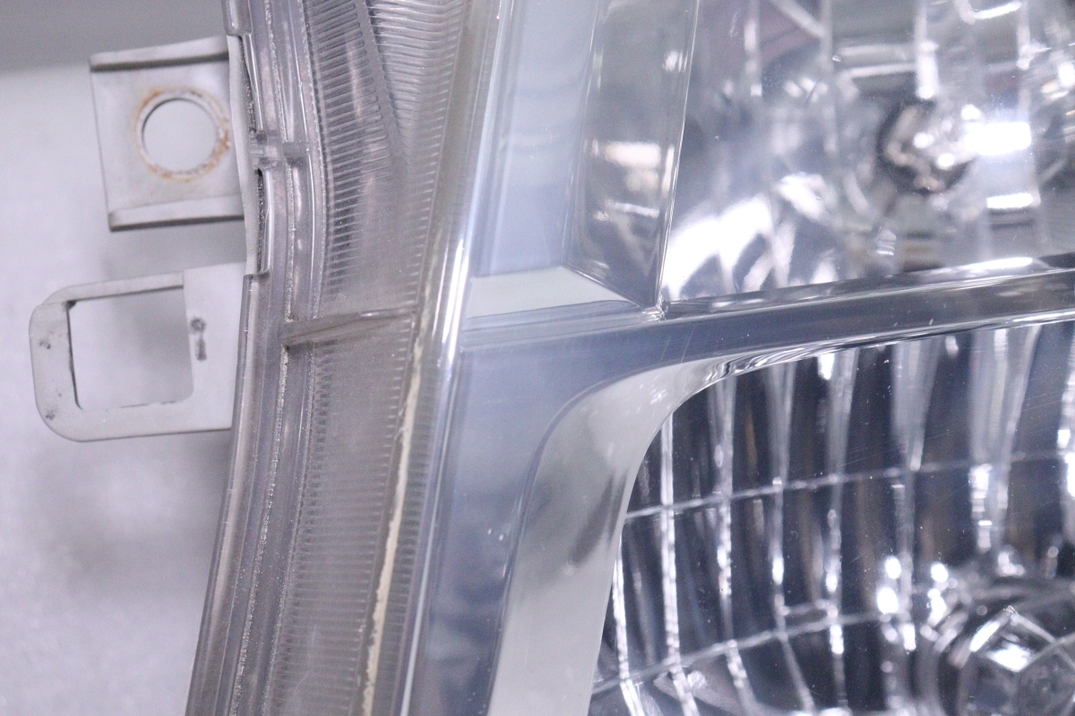 20-1607☆3型 HID 200 ハイエース☆左右ヘッドライト バラスト付