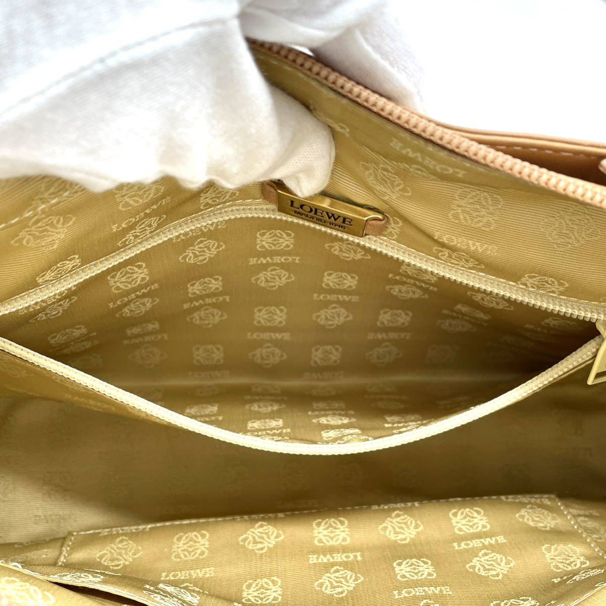 【専用】LOEWE ロエベ トートバッグ ハンドバッグ アナグラム ゴールド 1円 良品 LOEWE ロエベ アナグラム ロゴ 型押し レザー ベージュ