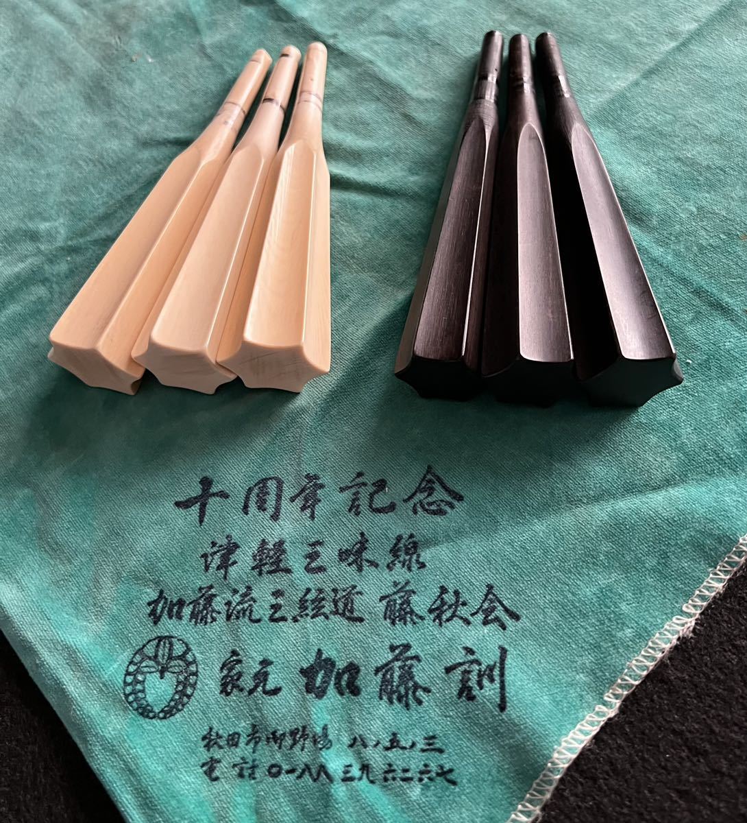 津軽三味線 津軽用 糸巻き 2セット 黒檀3本(112g) 象牙風宇柄3本(175g