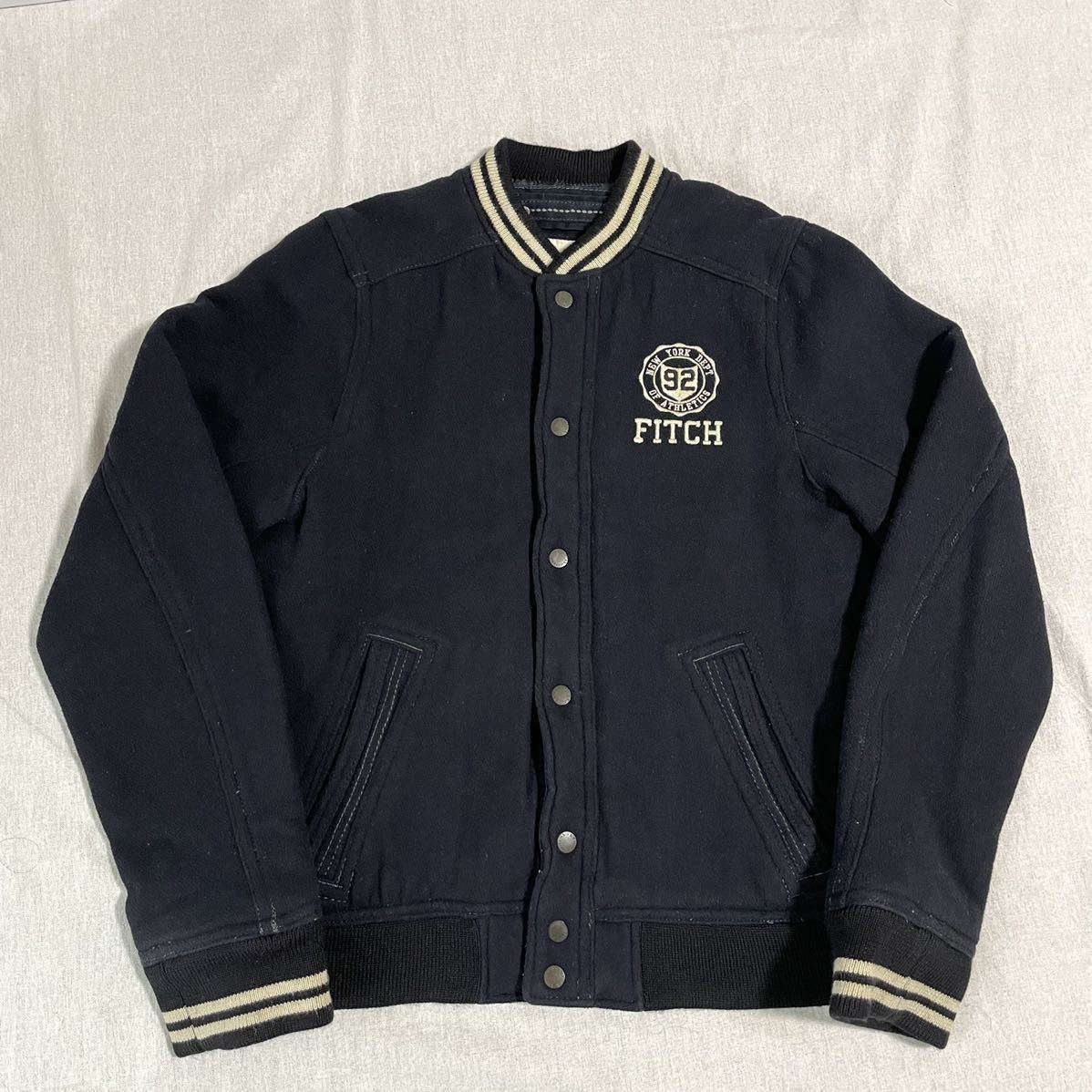 アバクロンビー&フィッチ Abercrombie & Fitch Co. アバクロ 刺繍 