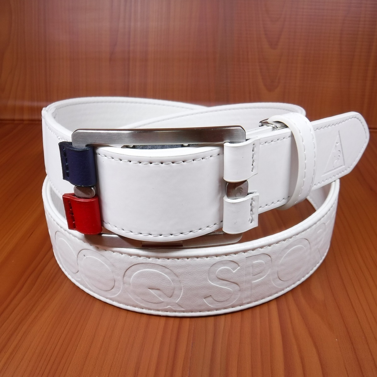 V650 ルコックゴルフ 新品 白 mm単位調節可能 穴なしスマートバックル伸縮ストレッチレザーベルト/デサント ホワイト