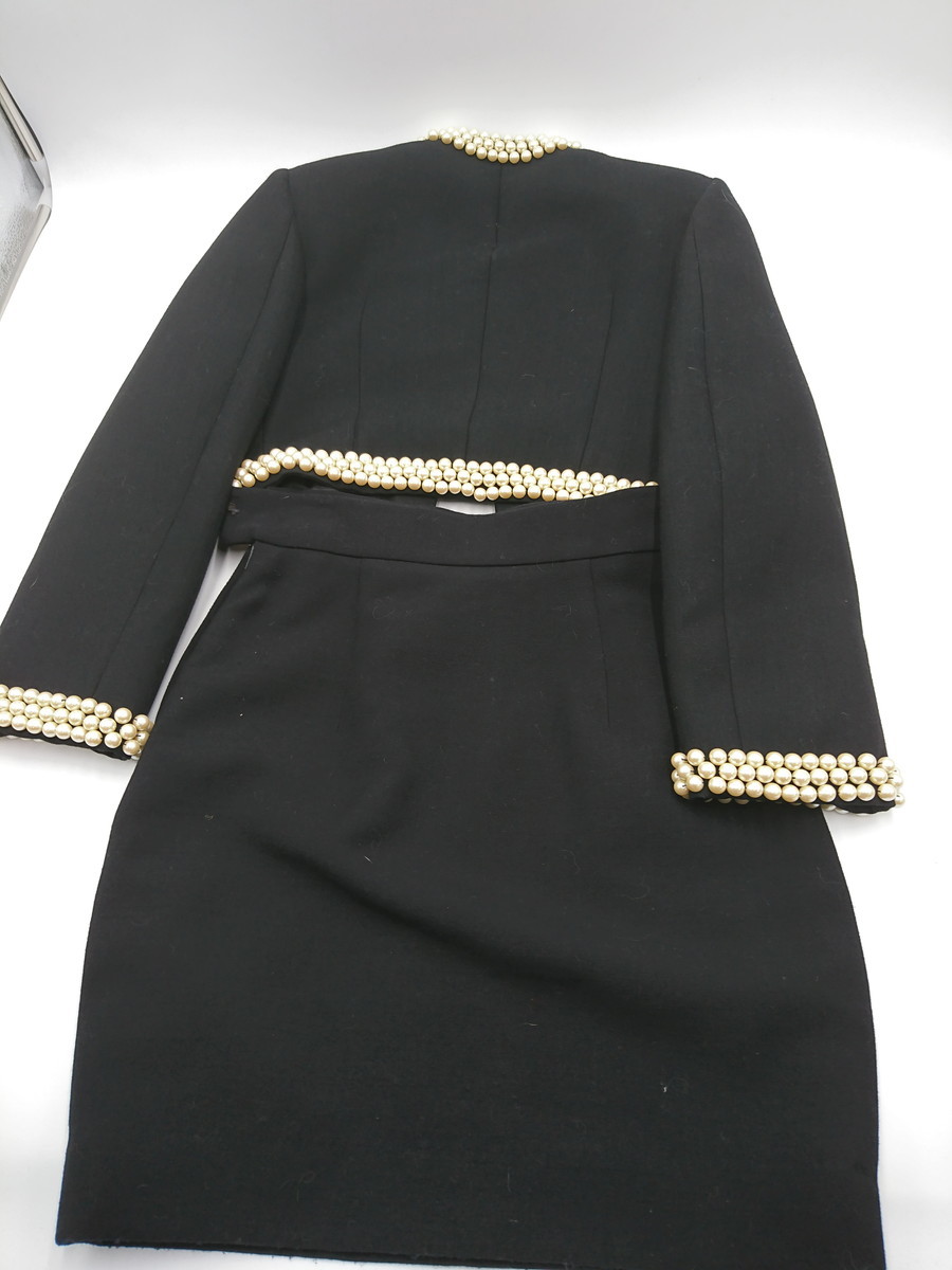 Y11-69 ★中古品★モスキーノクチュール MOSCHINO COUTURE スーツ★ | ELLE ファッション レディース モスキーノ創立40周年を4人のスタイリストが祝福！2024年春夏 MOSCHINO（モスキーノ）｜2019春夏NY、ロンドン、ミラノ、パリコレクション