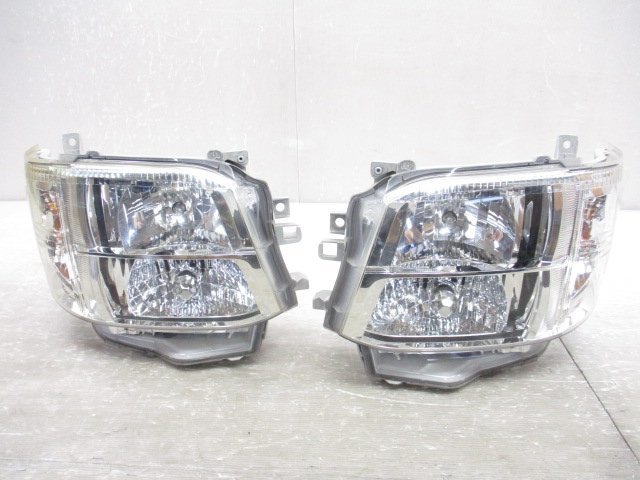 ☆ 取付部破損無 HIACE ハイエース 200系 3型 中期 純正 左右 HID