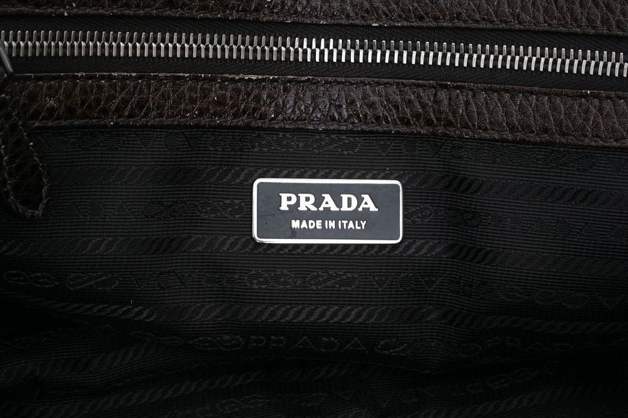 【超美品】プラダ PRADA オールレザー ハンドバッグ 手提げ鞄 ピオンボ 白系 ホワイト シルバー金具 ストラップ付き レディース A0276 PRADA プラダ ハンドバッグ ブラック ロゴ型押し 手提げ
