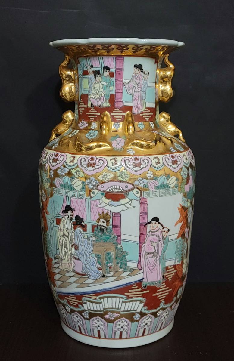  古美術柳 時代 唐物 大清乾隆年製 粉彩金彩 宮延 人物文双耳花瓶(骨董陶磁器一般)｜売買されたオークション情報、yahooの商品情報をアーカイブ公開 - オークファン 骨董陶磁器一般