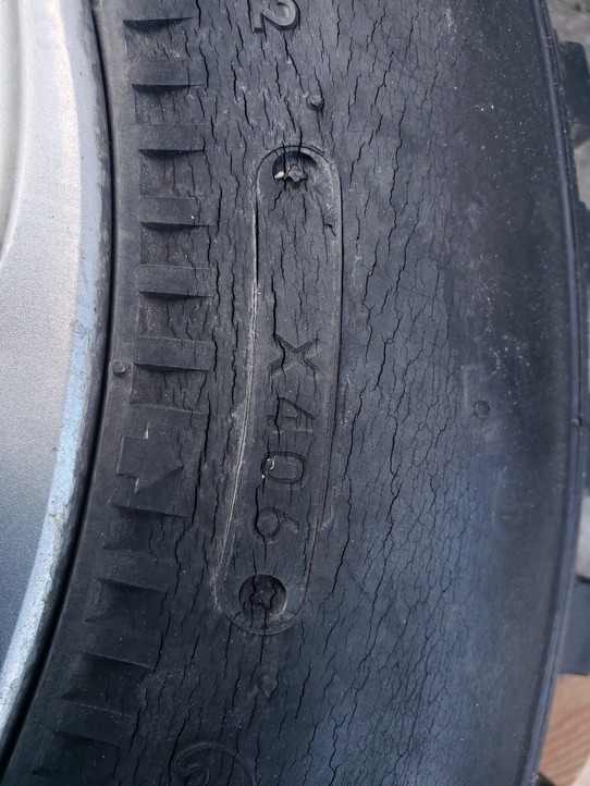 ダンロップ SP SPORT 51-R 165/80R13 スパイクタイヤ 4本 中古 ダンロップ SP SPORT 51-R 165/80R13 スパイクタイヤ 4本 中古