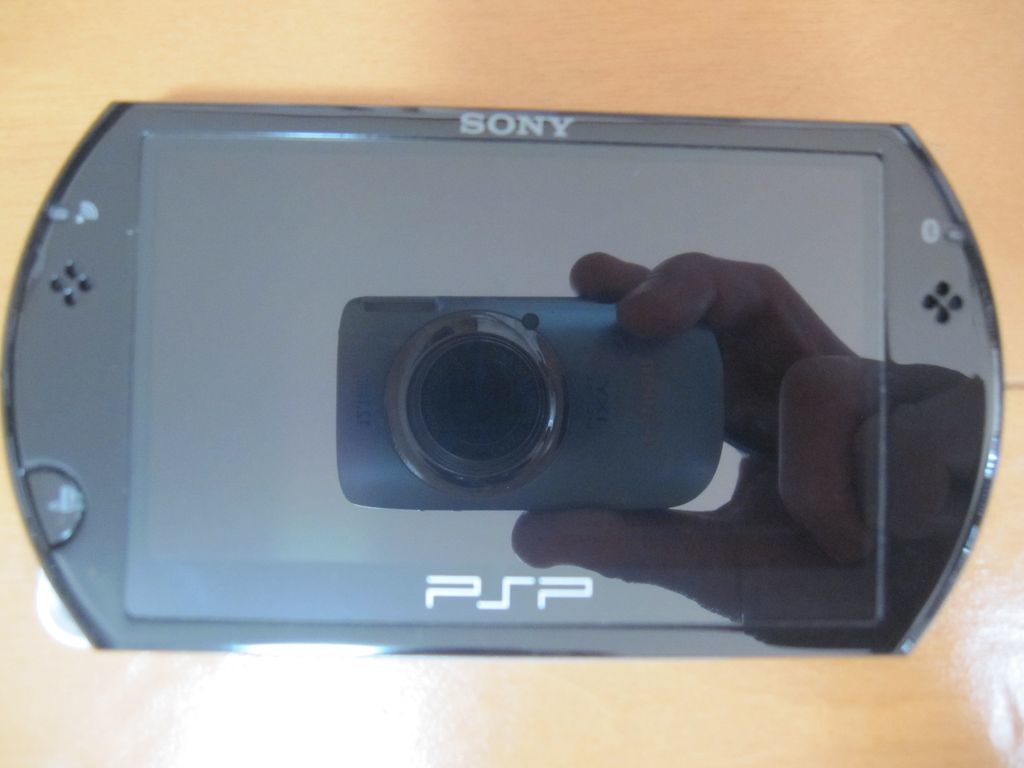 ☆PSP☆PSP go ピアノ・ブラック 一式セット＋おまけの保護フィルム 