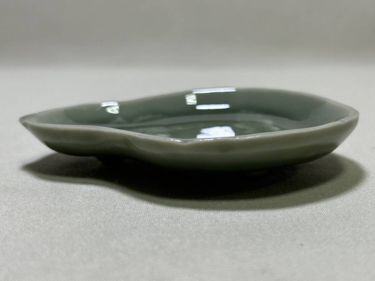 小皿 【 rry60 三田青磁 陽刻 瓢箪図 瓢箪型 豆皿 手塩皿 珍味皿 古