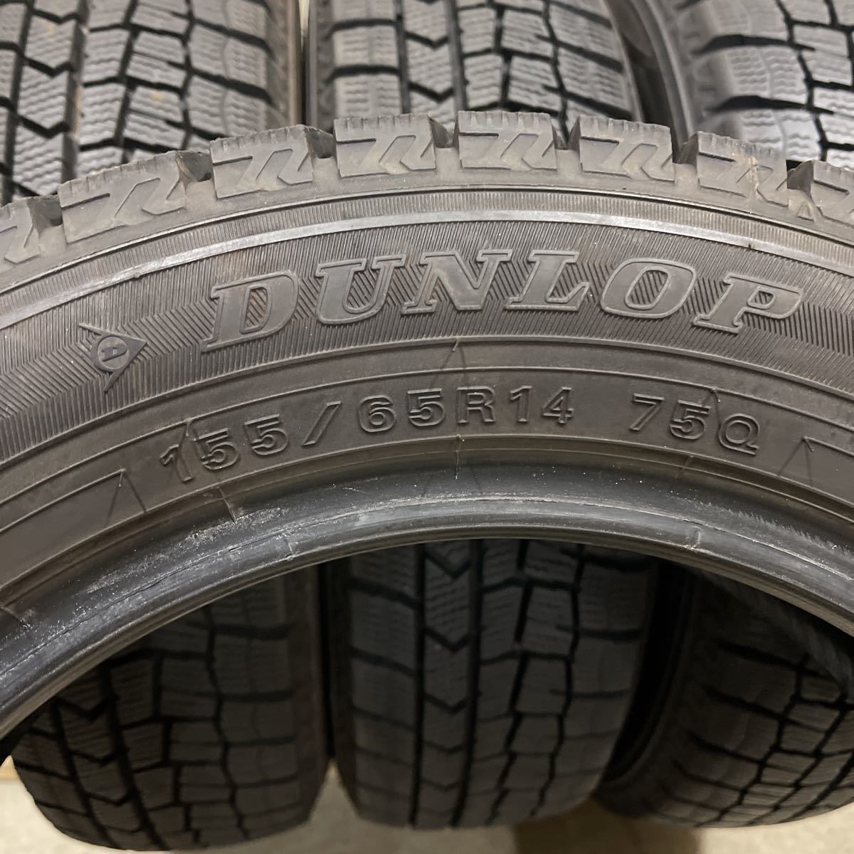 バリ溝‼️ダンロップスタッドレスセット2019年製215/60R16ヴェゼル等 