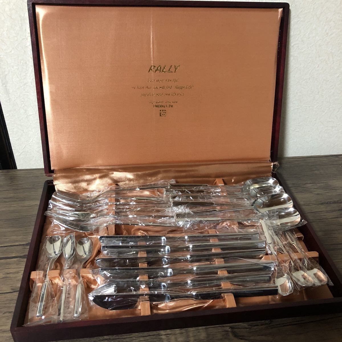 N-14 RALLY ディナーセット24pc カトラリーセット(ディナーセット)｜売買されたオークション情報、yahooの商品情報をアーカイブ公開 - オークファン ディナーセット