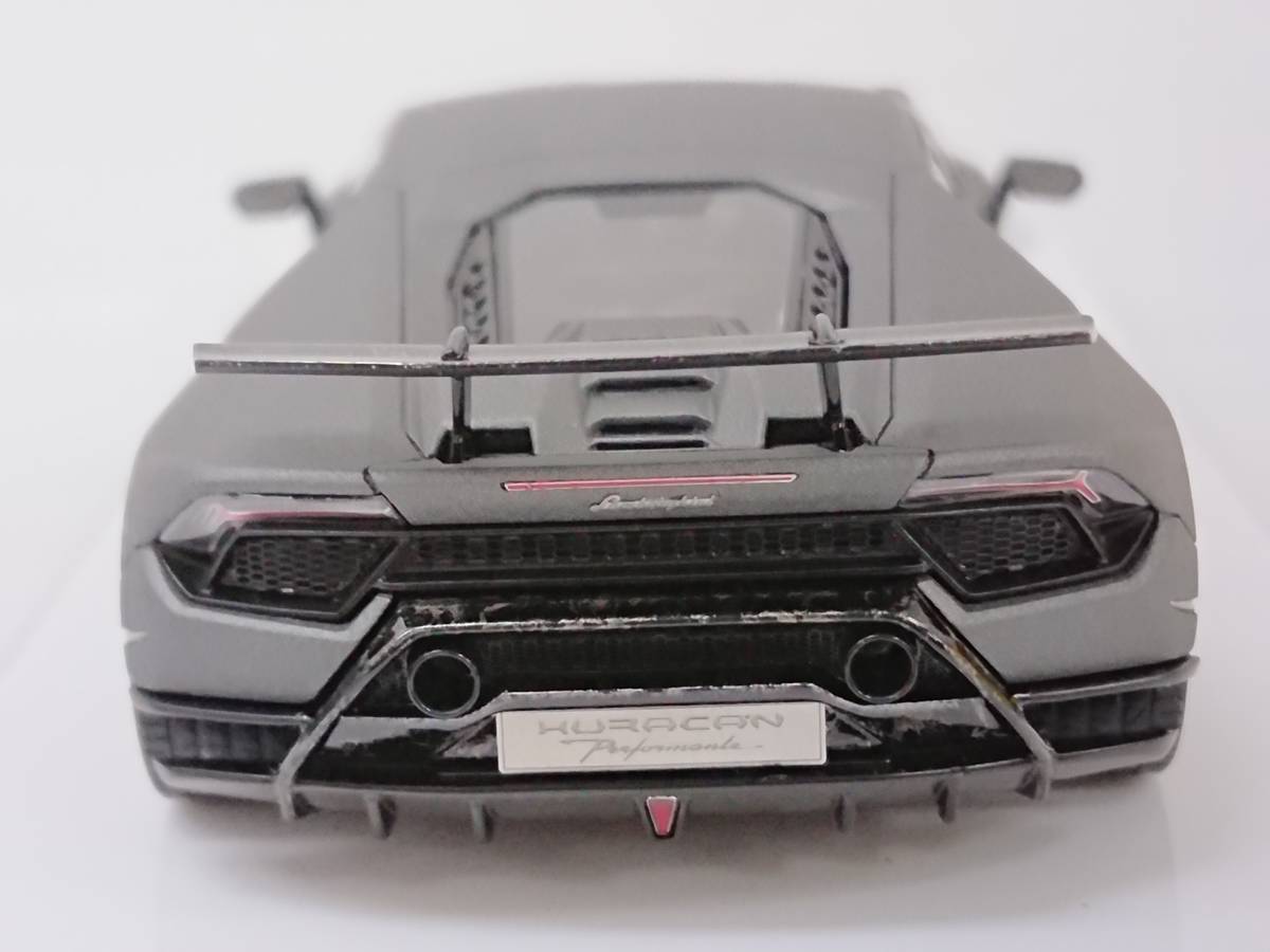 メイクアップ 1/43 ランボルギーニ ウラカン ペルフォルマンテ 2017