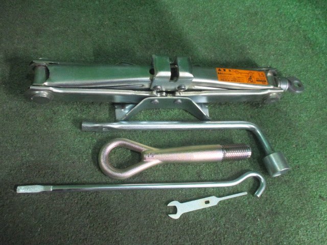 【A54214】 ◇ スカイライン V36 ジャッキ 車載工具