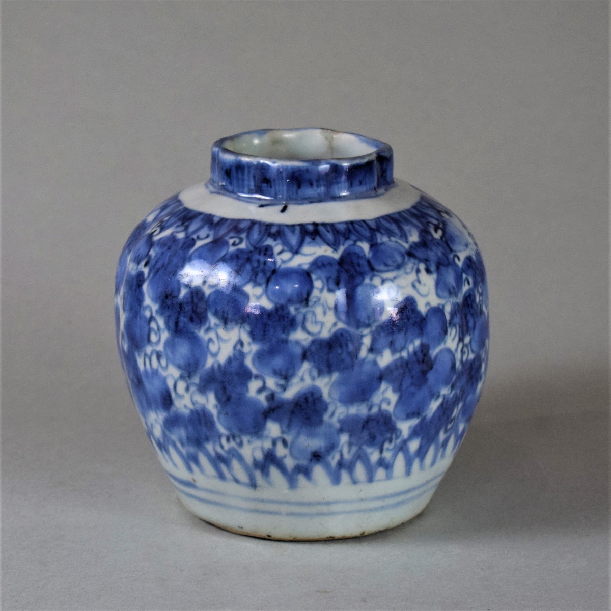 壺 中国美術 古美術 明時代染付獣紋壺古染付唐