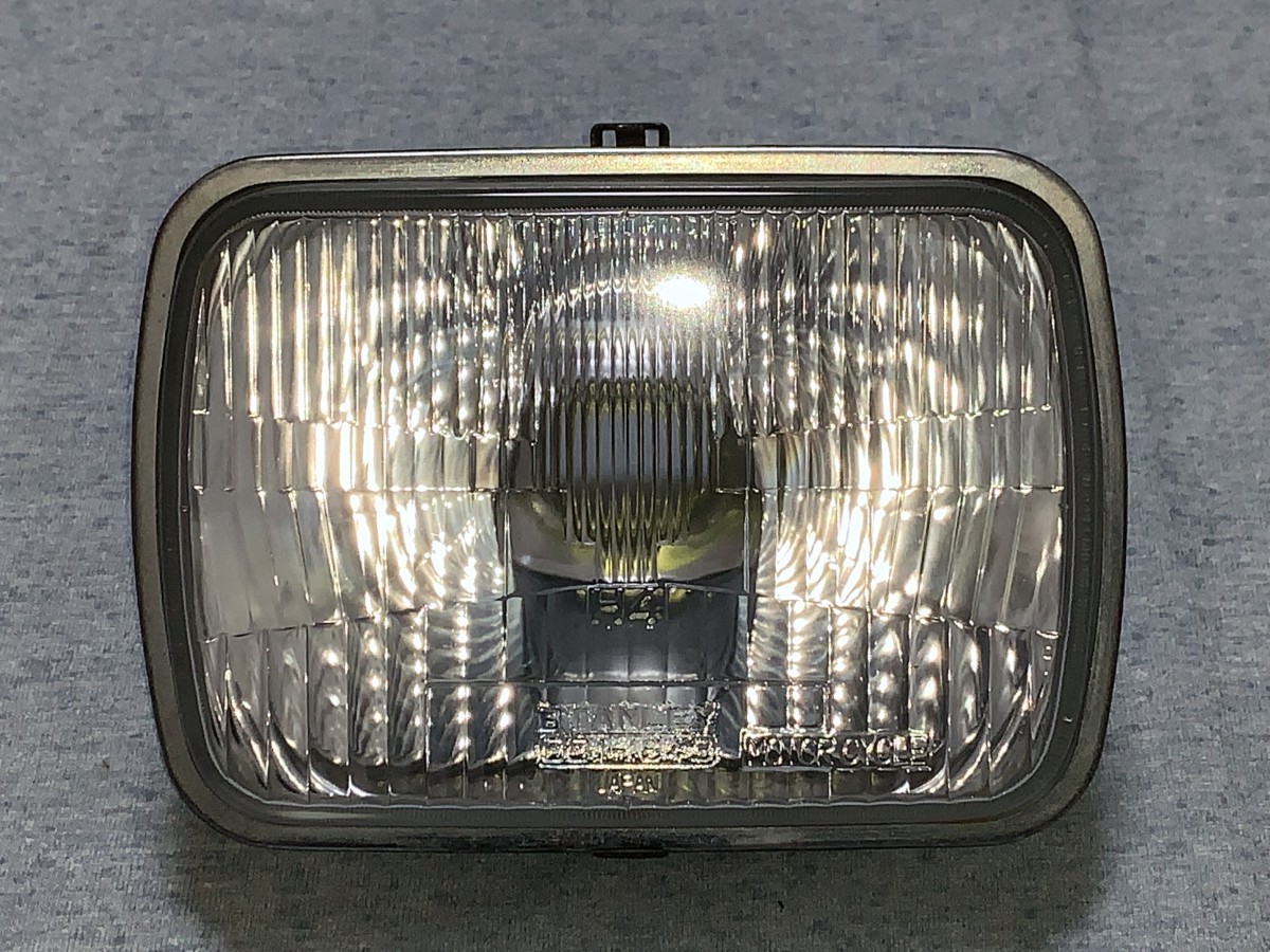 優 KAWASAKI（カワサキ） 純正 23007-1109 ヘッドランプ レンズコンプ