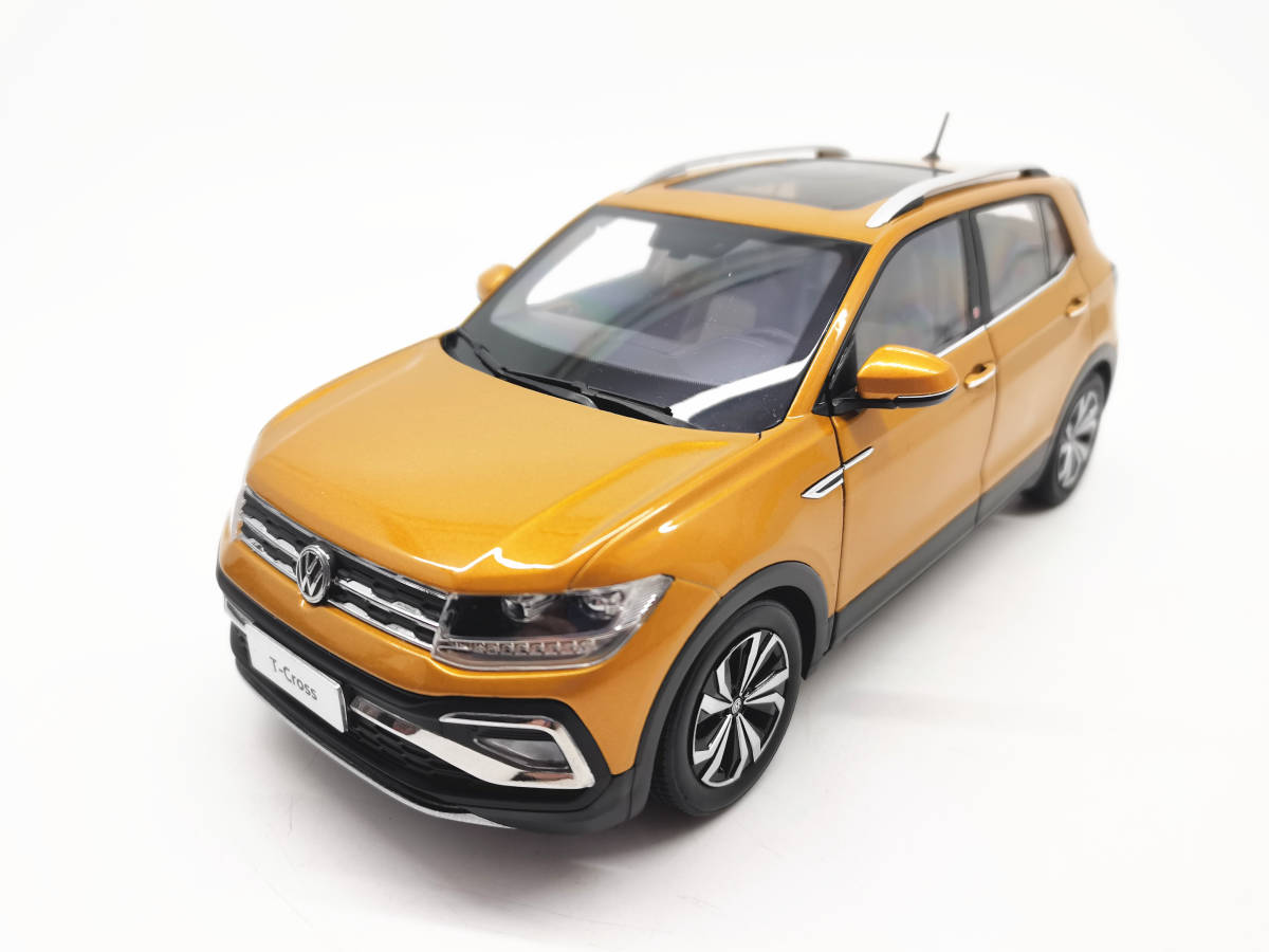 1/18 VW T-Cross SUV YE29
