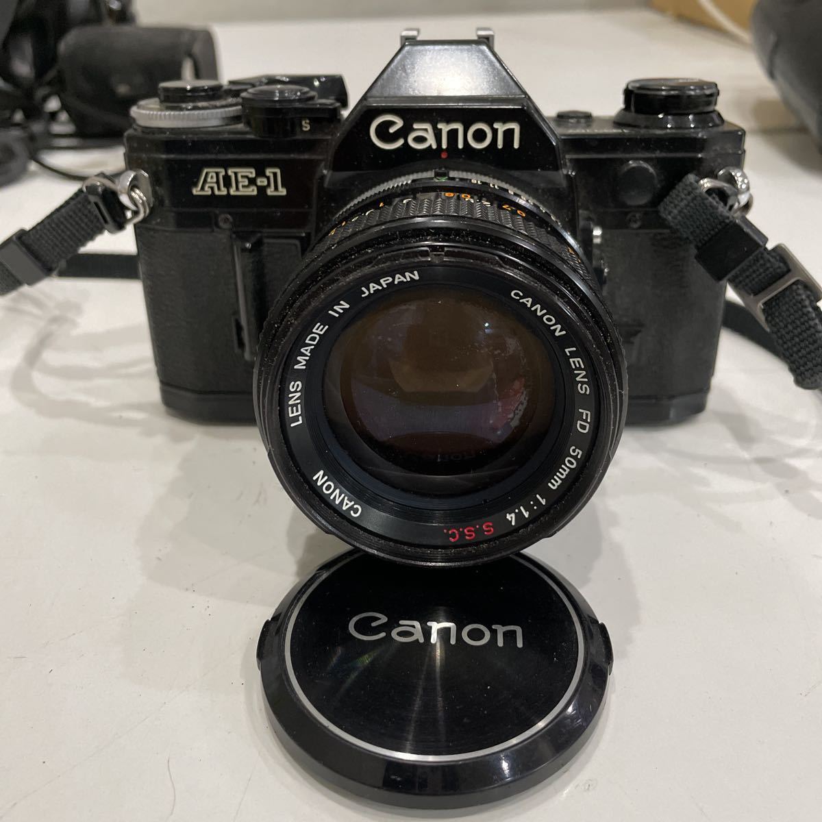 Canon キャノン AE-1 一眼レフフィルムカメラ レンズ ZOOM LENS FD 35