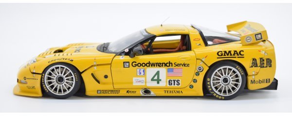 オートアート 1/18 シボレー コルベット C5-R Chevrolet Corvette #4 