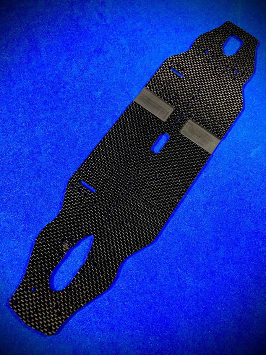 XRAY T4 2020 メインシャーシ 2.2㎜ 艶あり平織カーボン 日本製 蕨山