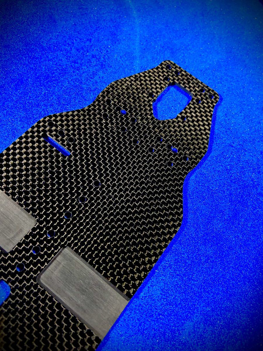 XRAY T4 2020 メインシャーシ 2.2㎜ 艶あり平織カーボン 日本製 蕨山