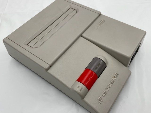 【Nintendo/任天堂】HVC-101 ファミリーコンピュータ本体 家庭用ゲーム機 レトロ/中古 動作確認済/kt1405 HVC-101 任天堂 本体 箱付き 6⁄7まで価格 動作
