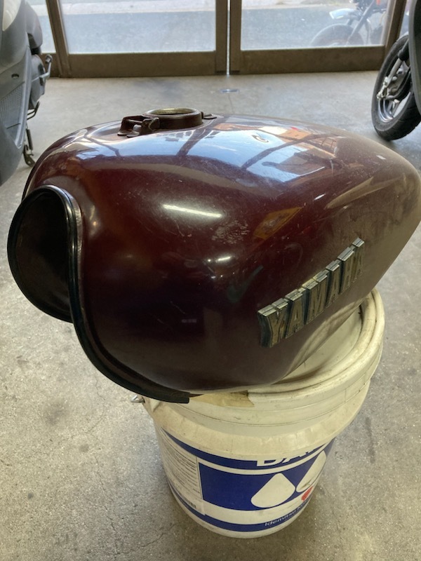 希少 XS650 SPL YAMAHA 純正 タンクXS650 XS-1 激レア ヤマハ純正 XS650 燃料タンク 左右エンブレム付 XS1 XS-1 XS650E