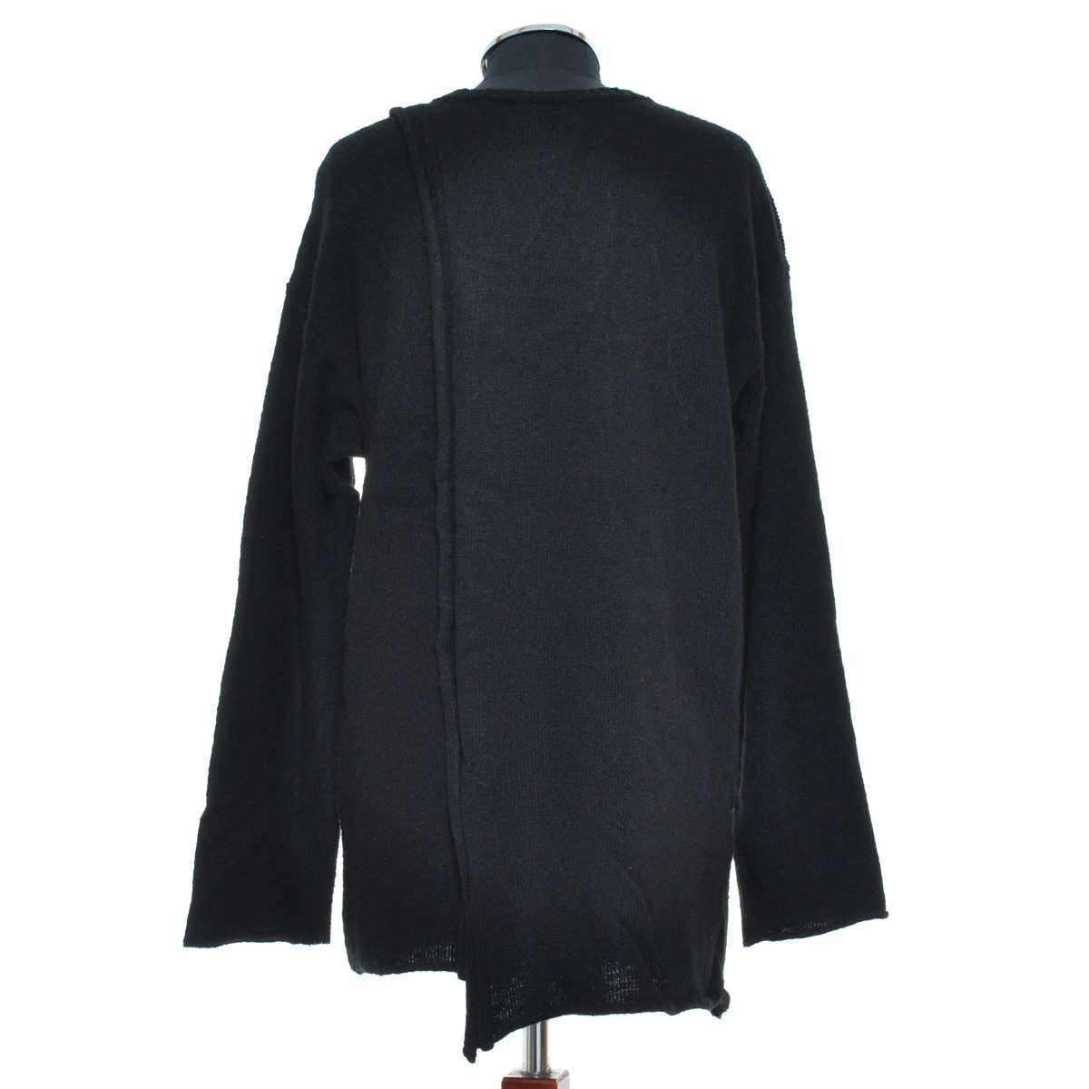 AUTUMN ⁄ WINTER 2021-22 | Yohji Yamamoto (ヨウジヤマモト