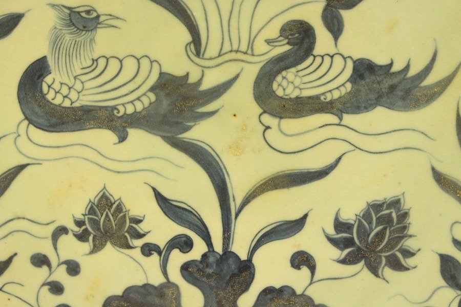 中国美術 赤絵 纏枝蓮花魚紋 皿(K-P153) 中国美術 赤絵 纏枝