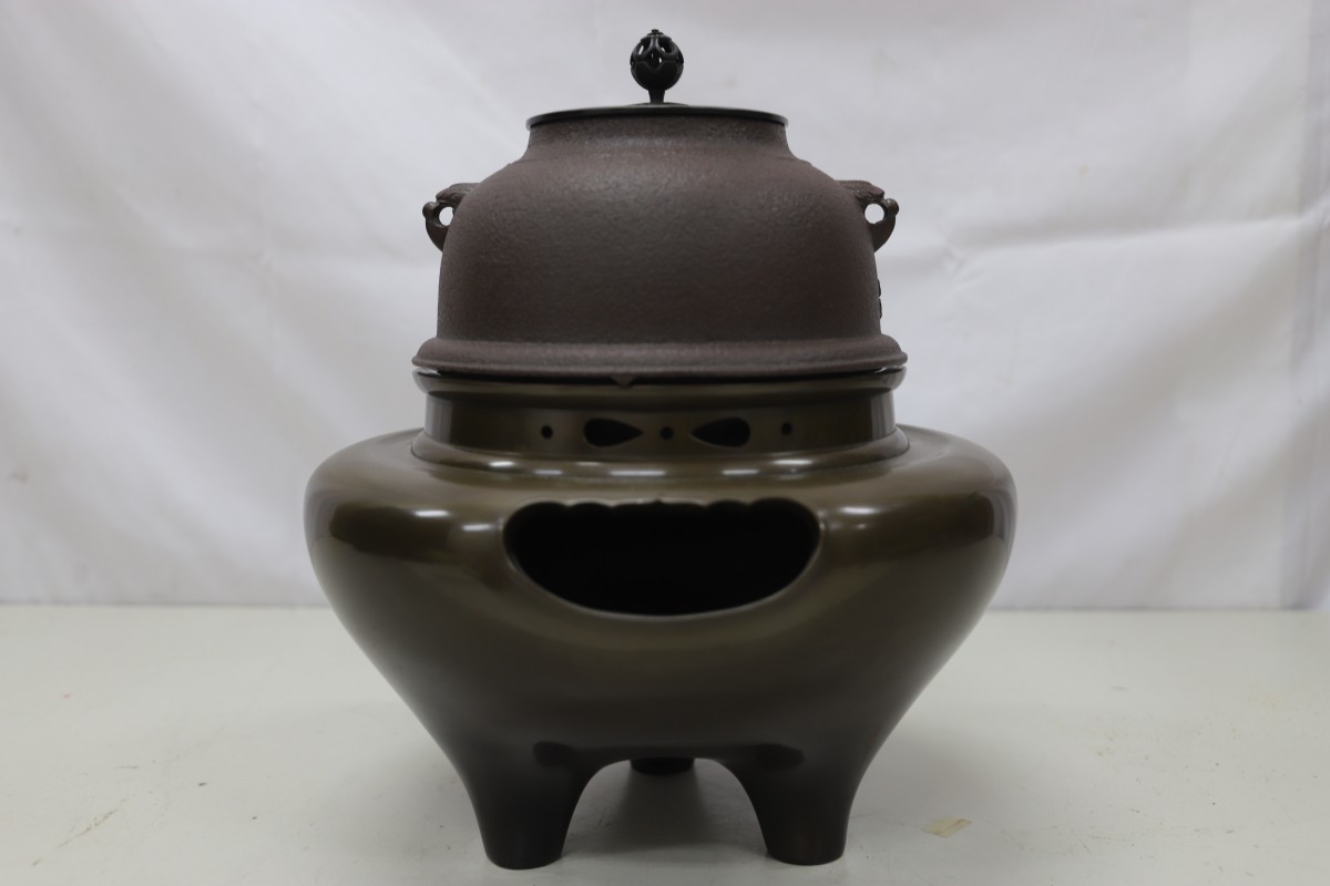 唐銅 朝鮮風炉 風炉師 麻生雄芳 / 釜師 菊池政光 共箱 (F7304) 茶道具