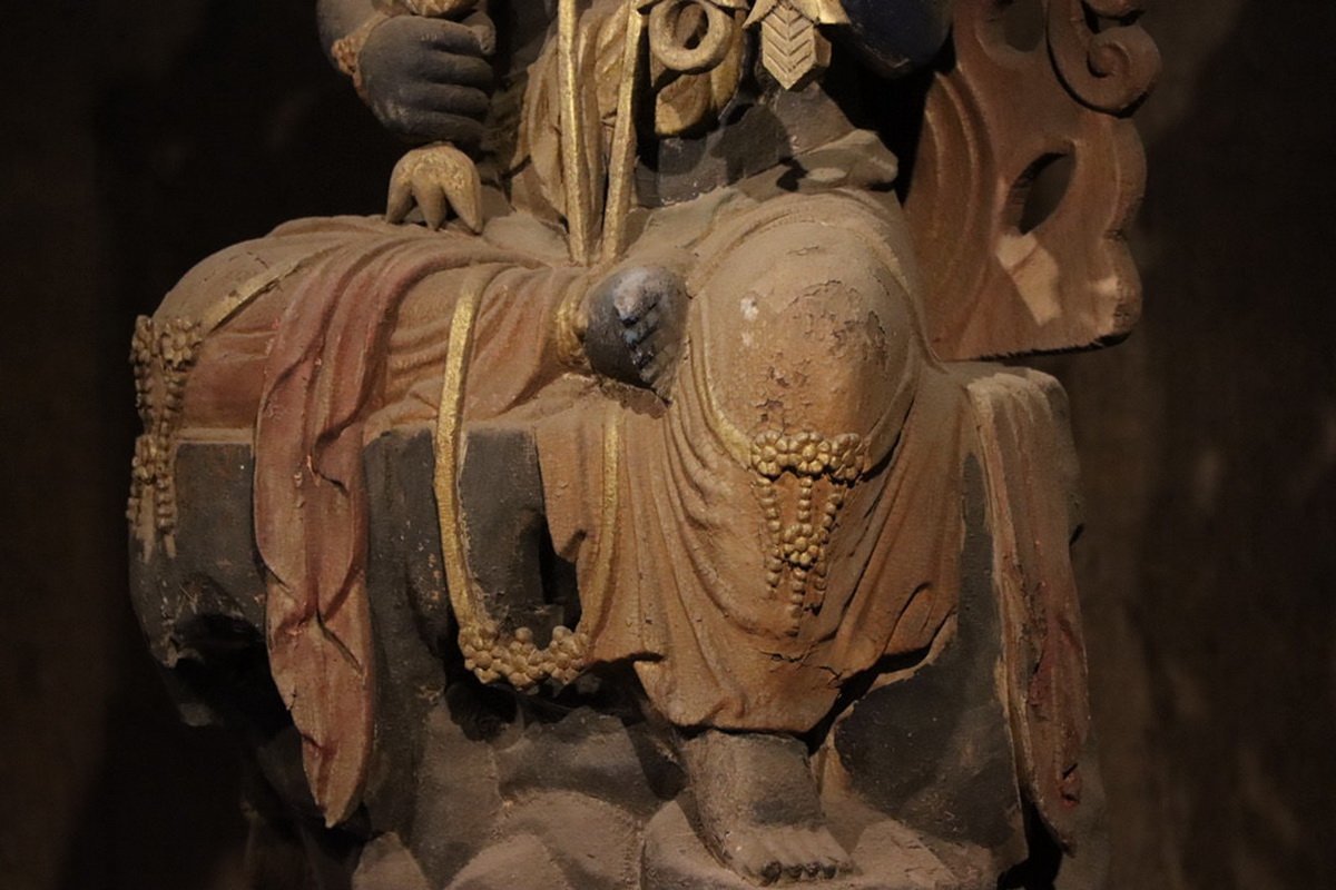 ◇鶴鳴堂◇時代物 木彫 彩絵不動明王像 高さ130㎝ 超絶技巧 古擺件 寺 