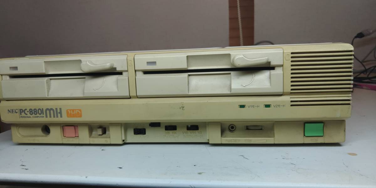 NEC PC-8801 - 修理 通電のみOKPC-8801MH本体 ジャンク扱いパソコン