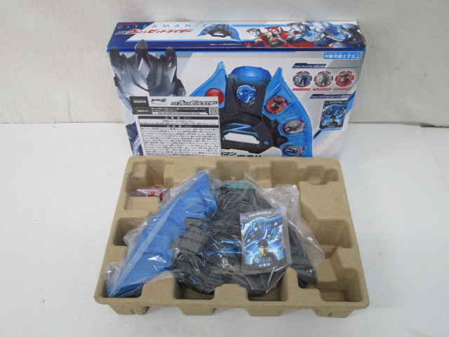 | BANDAI 商品情報 TOYS DXウルトラゼットライザー ウルトラマンZ BEST SUPER EDITION- -MEMORIAL ウルトラゼットライザー 金のゼロ DXウルトラゼットライザー（特典 抽選販売ウルトラゼットライザー : DXウルトラ