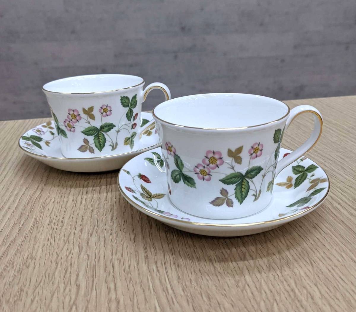 #323【美品】　WEDGWOOD　ウェッジウッド 　カップ＆ソーサー　箱入り