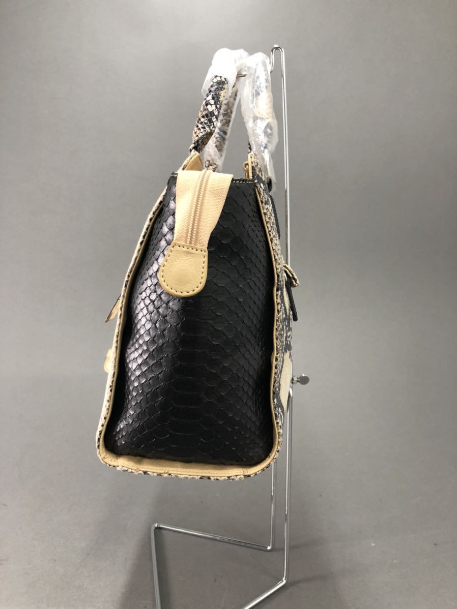 Hl13《新品保管品》パイソンレザー ハンドバッグ ショルダーバッグ 2way ベージュ×ブラック ジップ開閉 レディース 女性用 STYLE DELIフリルラインカットソートップス／ライトグレー・Fサイズ clear マダムグレ ハンドバッグ エレファント
