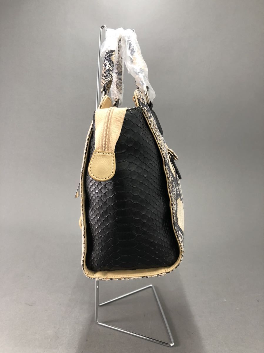 Hl13《新品保管品》パイソンレザー ハンドバッグ ショルダーバッグ 2way ベージュ×ブラック ジップ開閉 レディース 女性用 STYLE DELIフリルラインカットソートップス／ライトグレー・Fサイズ clear マダムグレ ハンドバッグ エレファント