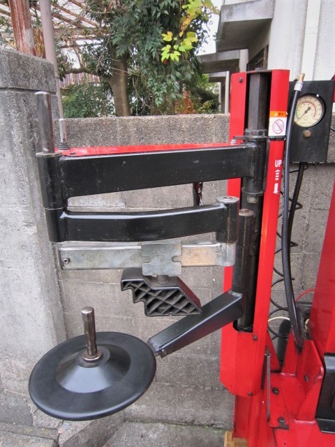 ■一流メーカー■タイヤチェンジャー■外チャック24インチ■内チャック26インチ■インフレーター内蔵■ダブルサポート付■エイワ■EIWA_5