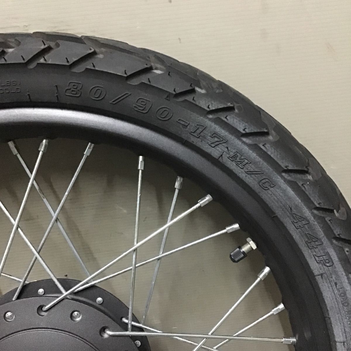 t2-9 ホンダ クロスカブ110 JA45 フロントホイール タイヤ セット 走行