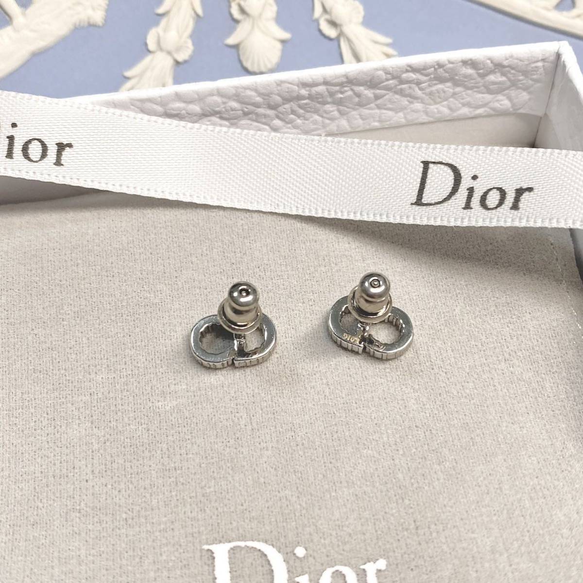 Diorシルバー CDロゴピアス 【公式通販】