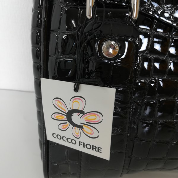 新品 COCCO FIORE 牛革ショルダーバッグ マルチカラー